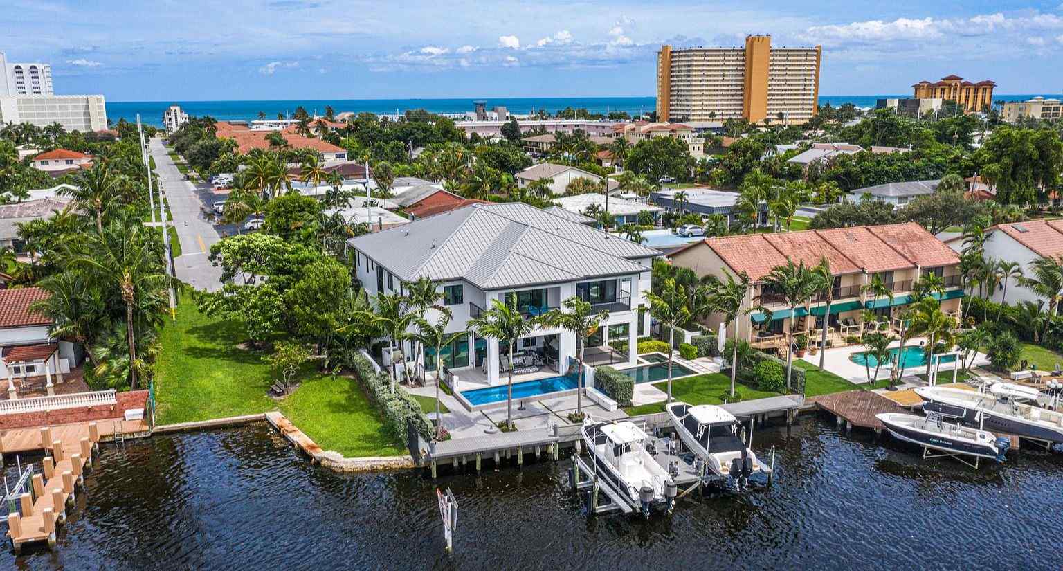 Home Of The Day An Impressive Townhome With Intracoastal Views In