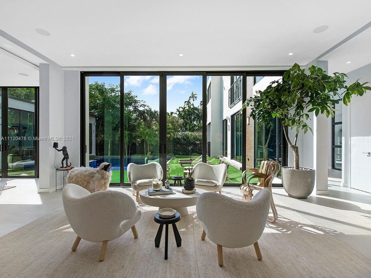 Home Of The Day Modern Luxury In South Miami's Coveted High Pines