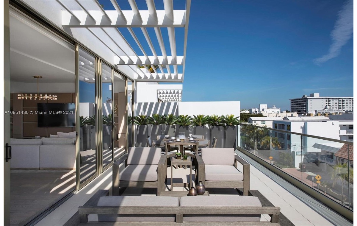 Home Of The Day A Luxurious Corner Penthouse In Miami Beach's