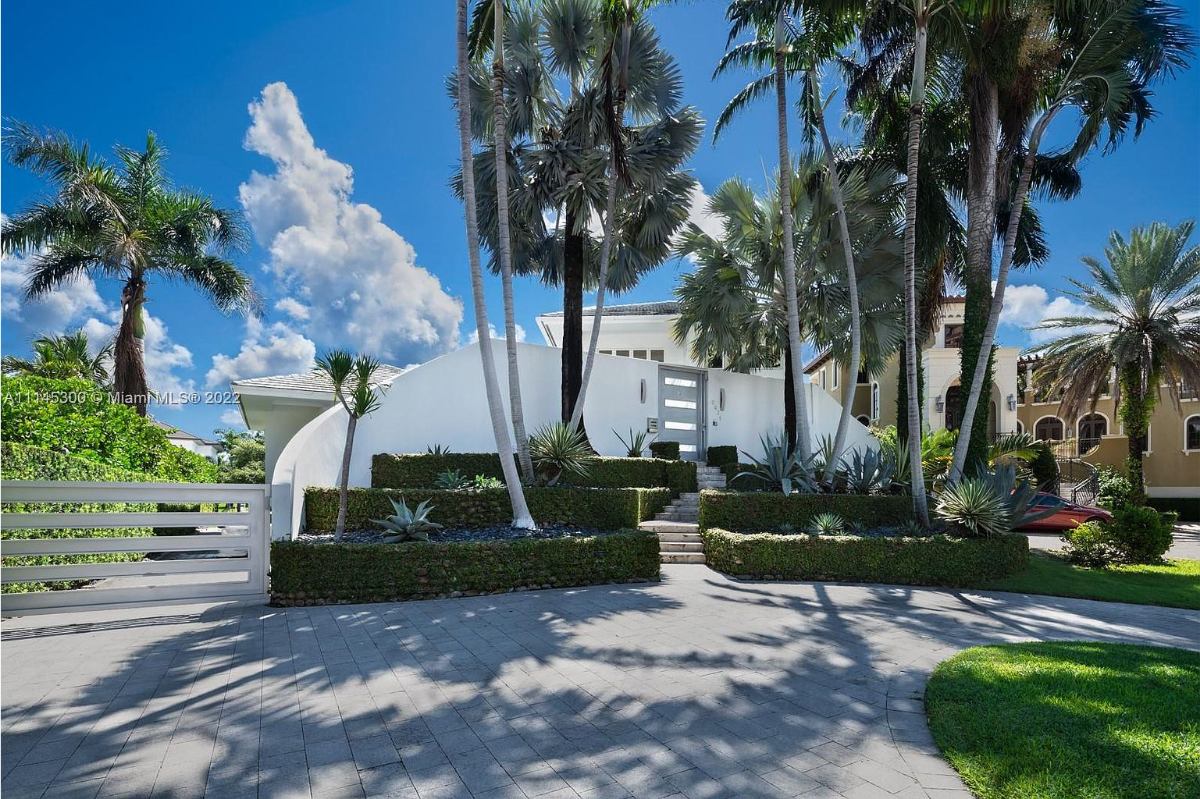 Home Of The Day Waterfront Luxury In Miami's Coveted Sunrise Harbour