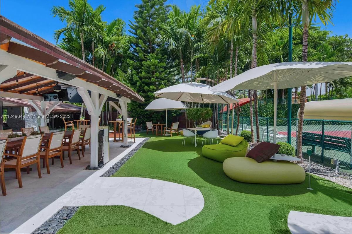 Home Of The Day A Tropical Paradise In Miami's Exclusive Bay Point