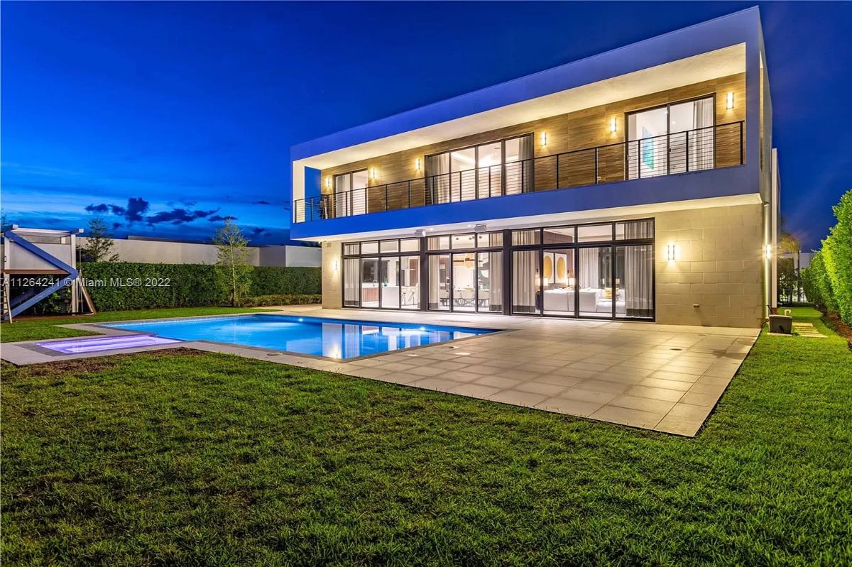 Home Of The Day Modern Luxury In Exclusive Botaniko of Weston