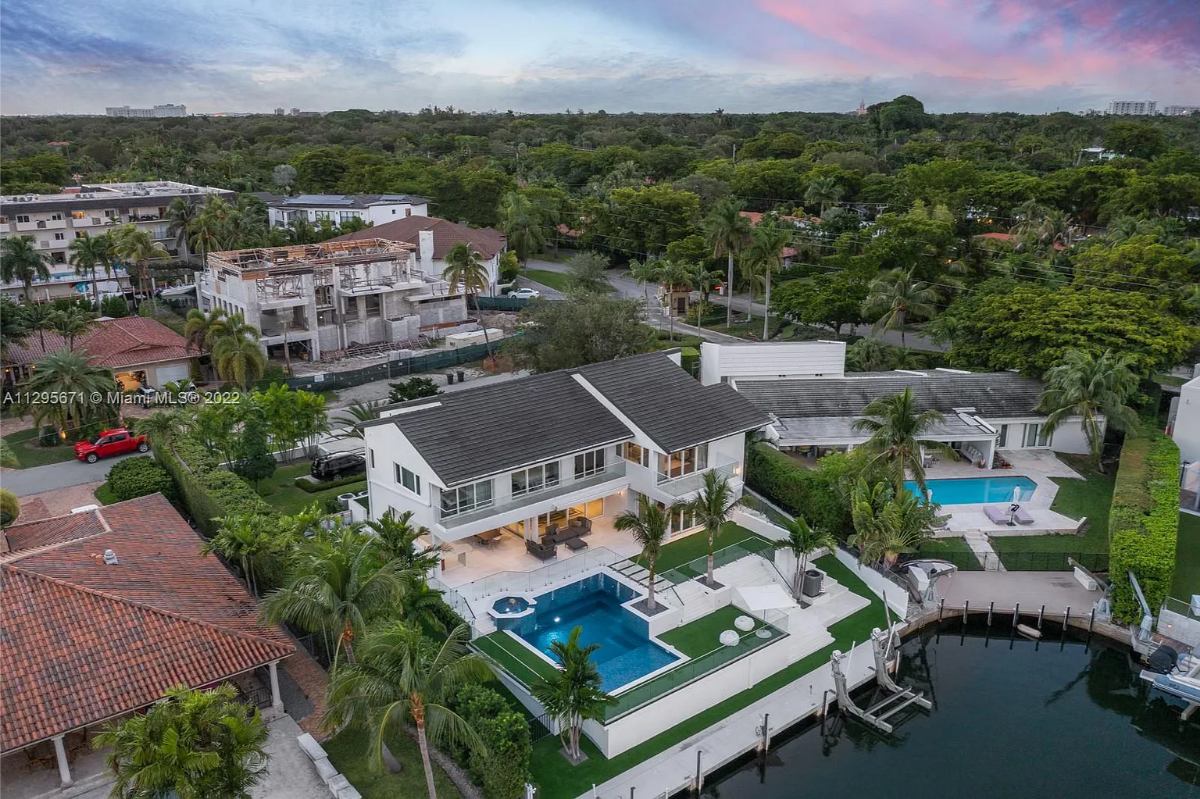 Home Of The Day Modern Waterfront Luxury In Sunrise Harbour