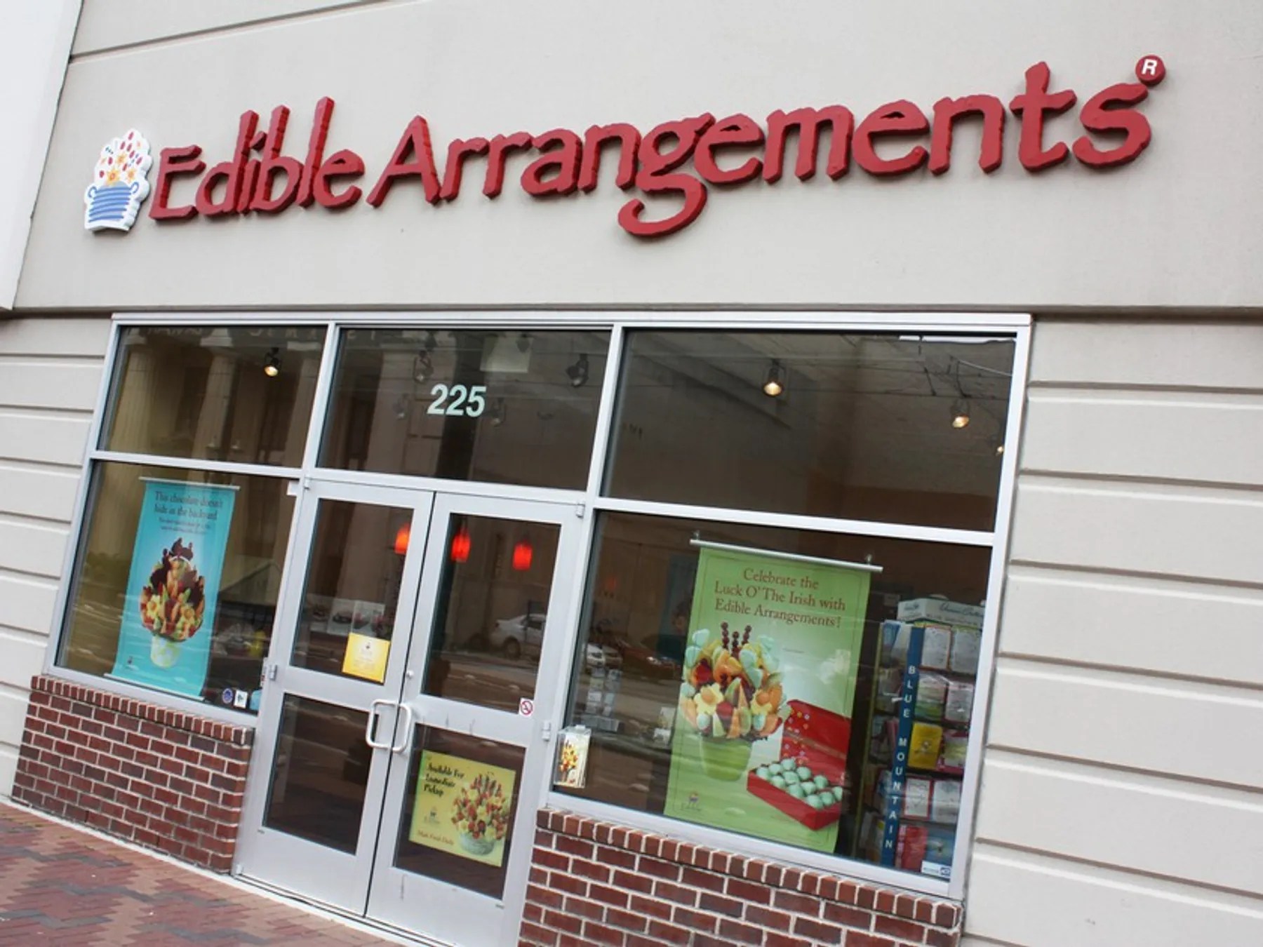 Is Edible Arrangements Open on Mother's Day?