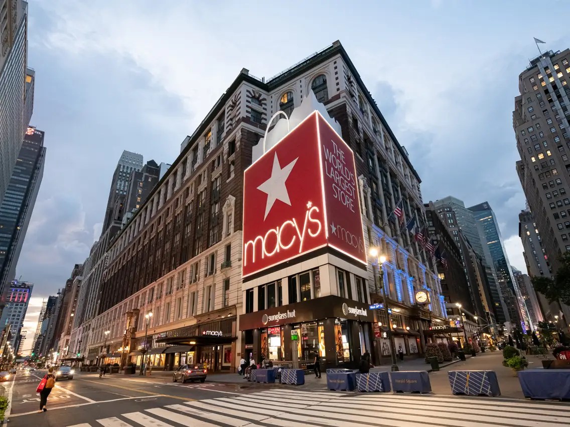 Is Macy's Open on Mother's Day?