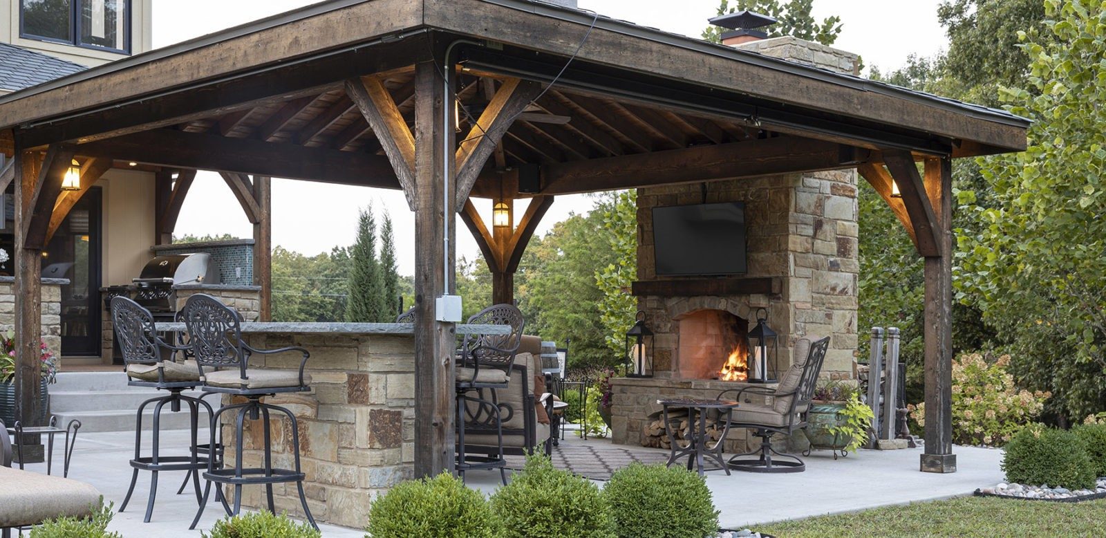 Backyard Beauty Kansas City Covered Patio