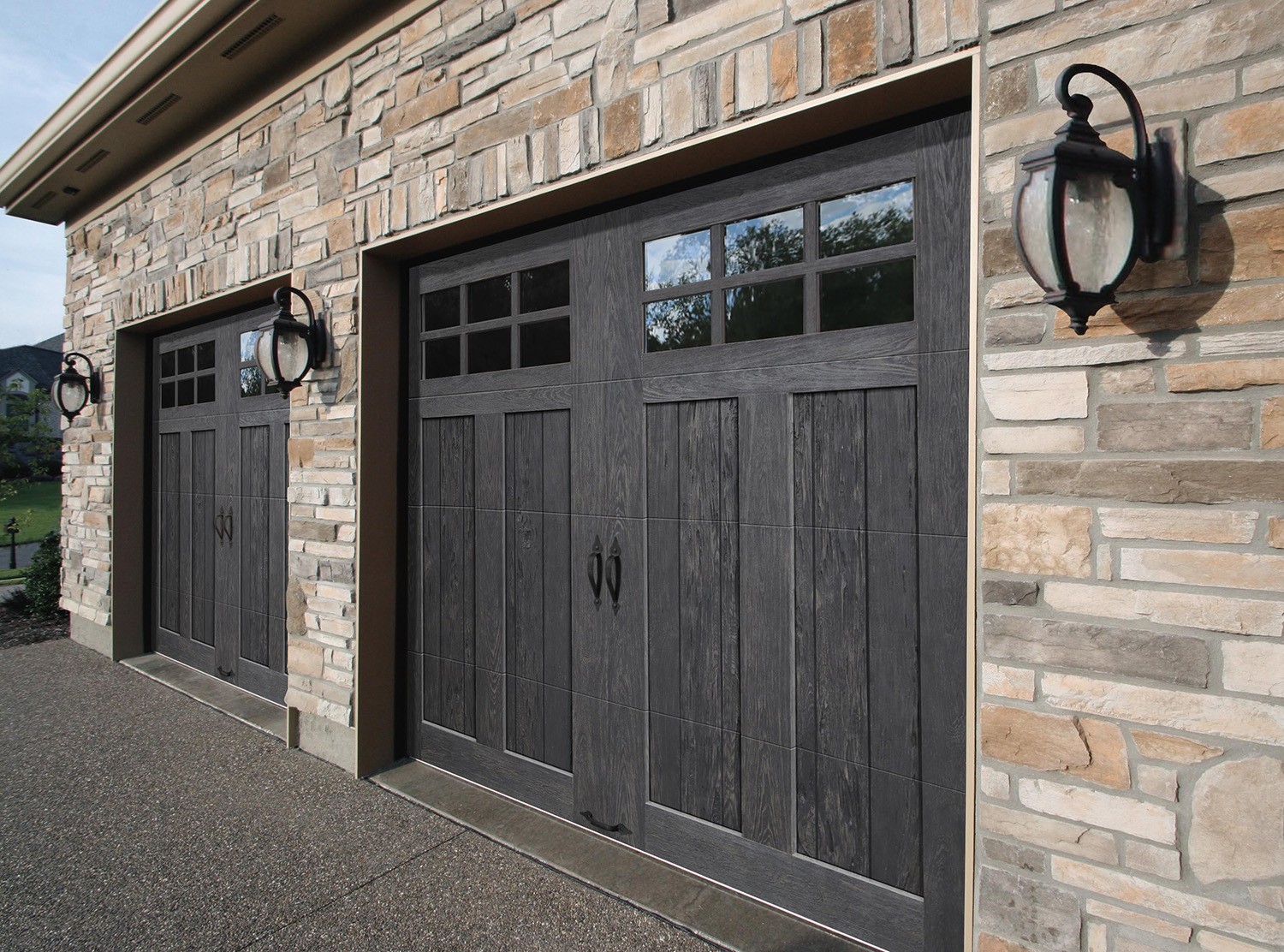 StyleMakers 2022 Raynor Garage Doors Kansas City Homes & Style