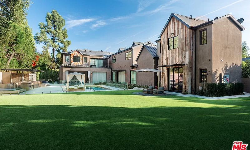 Kelly Clarkson Lists Encino, California Home For 10 Million Homes of