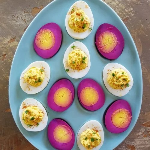 Easy Beet Pickled Eggs Recipe (with Fresh Beets) Homestead and Chill