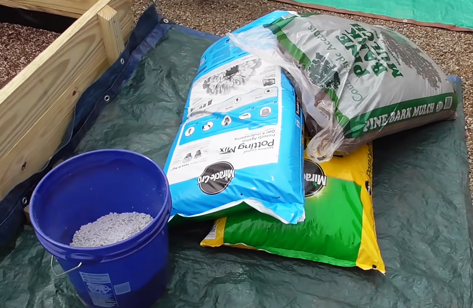 How to Build a SelfWatering "Wicking Bed" for a DroughtProof Garden