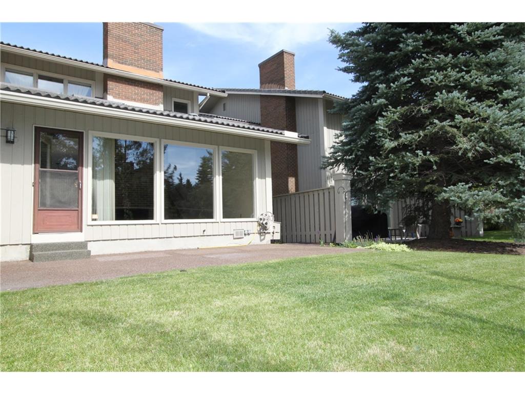 Spacious townhouse in the beautifully kept secure gated complex of