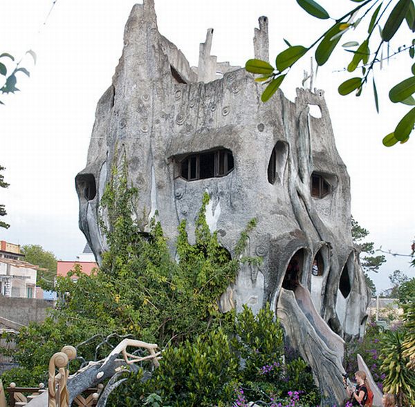 Crazy House When weird dreams turn into reality! Hometone Home