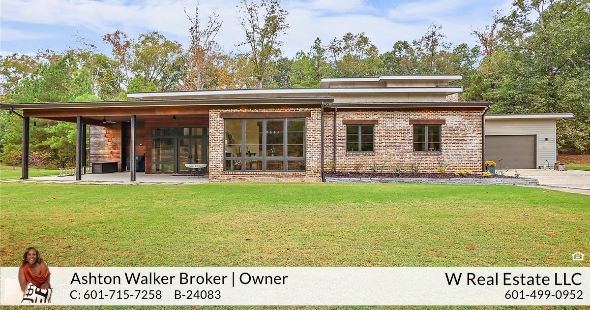 1085 Holly Bush Rd, Brandon, MS 39047