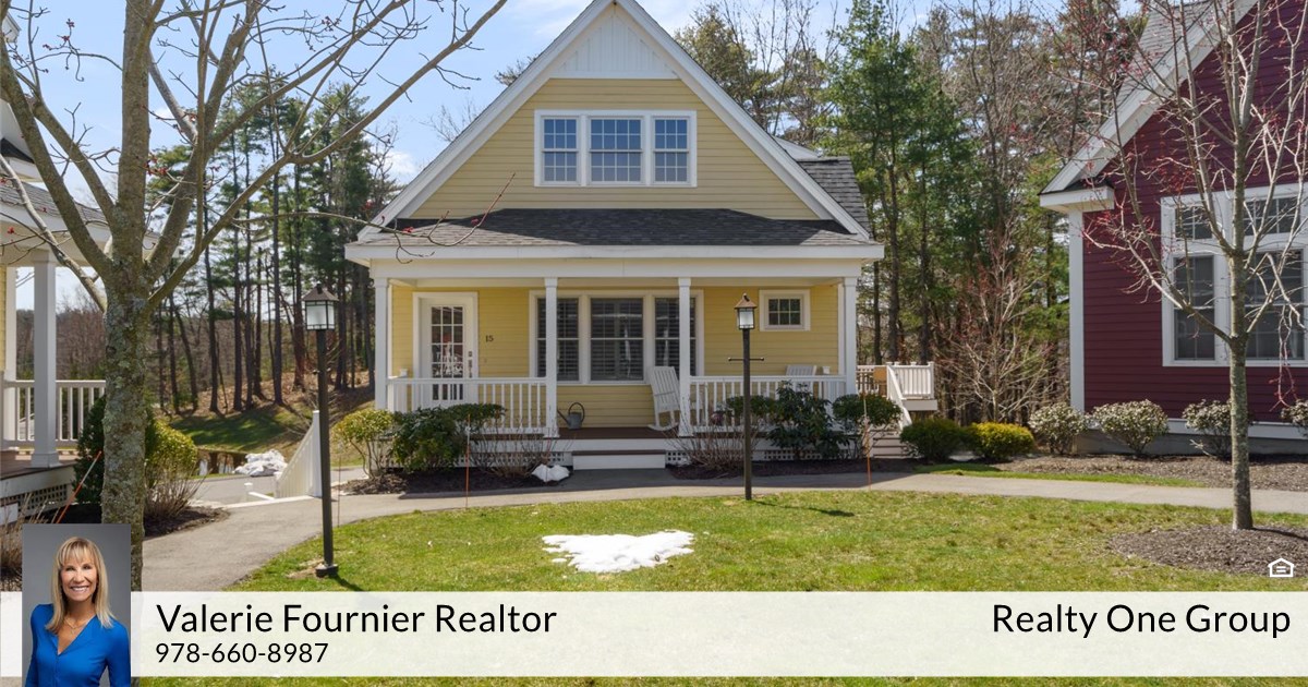 15 Brigham Farm Ln, Bolton, MA 01740