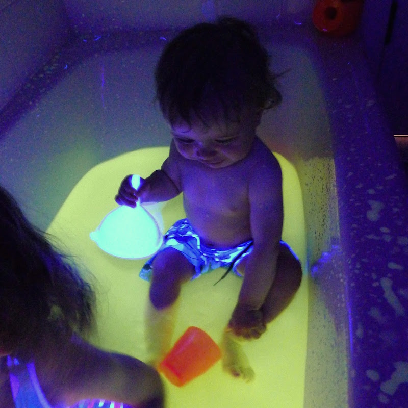 7 Bathtub Activities for Your Kids You Need to See