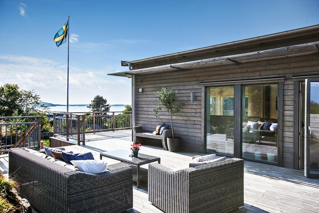 Scandinavian house with a splendid view of the sea