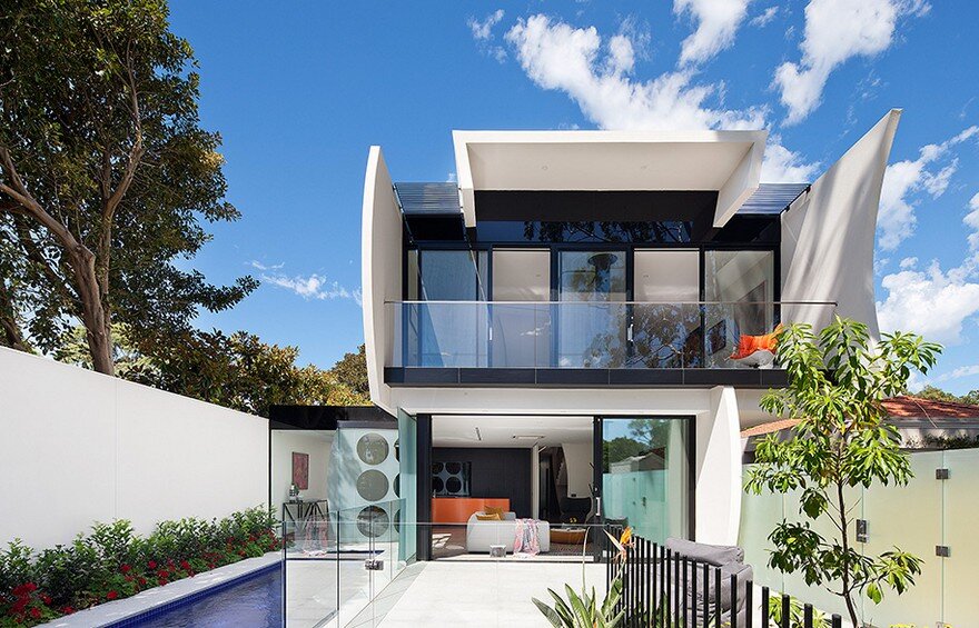 Unconventional House With EllipticalShaped Walls That Create New