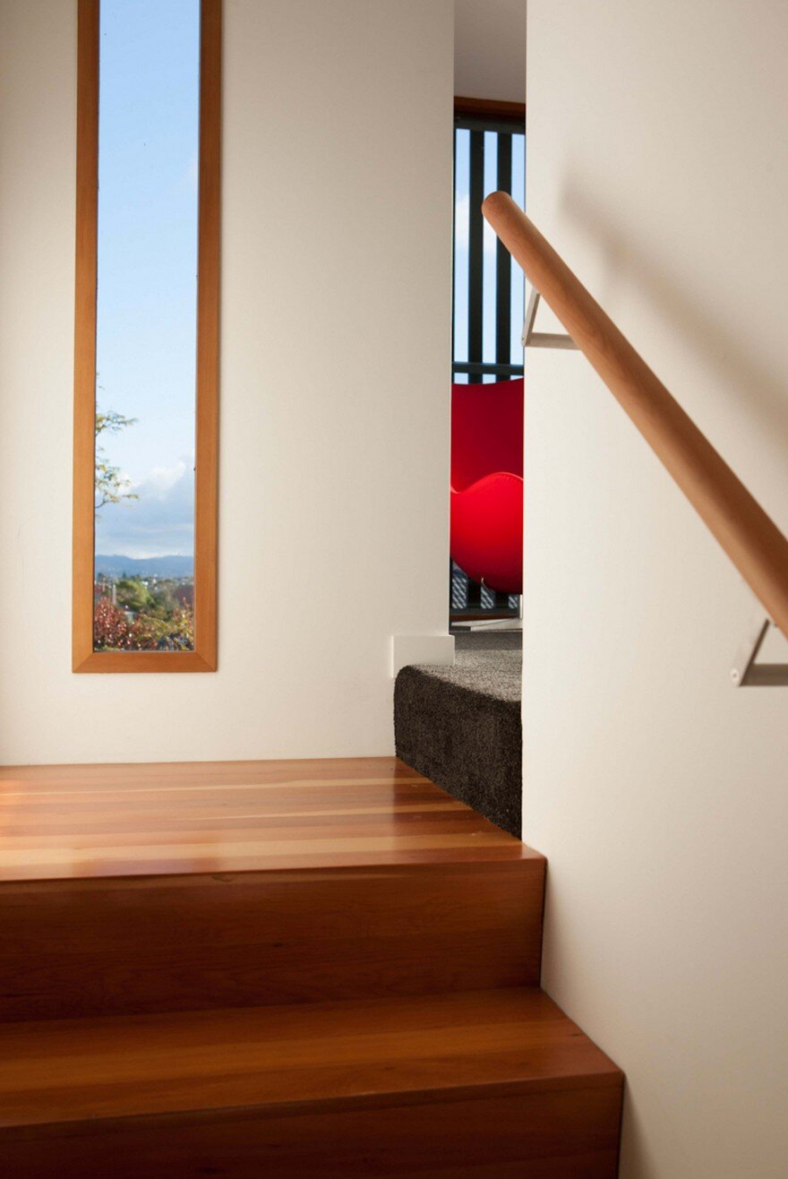 Contemporary Extension and Addition to a Beach House in Westmere, Auckland