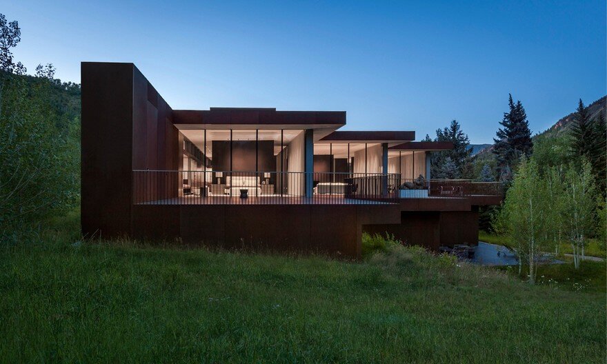 Steel House Perched on the Edge of a Beautiful Canyon in Colorado