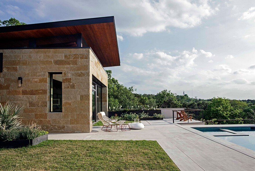 Lake View Residence with Tropical Retreat Details