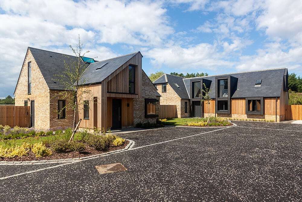 Handpost Farm, Warfield by rjha Architects