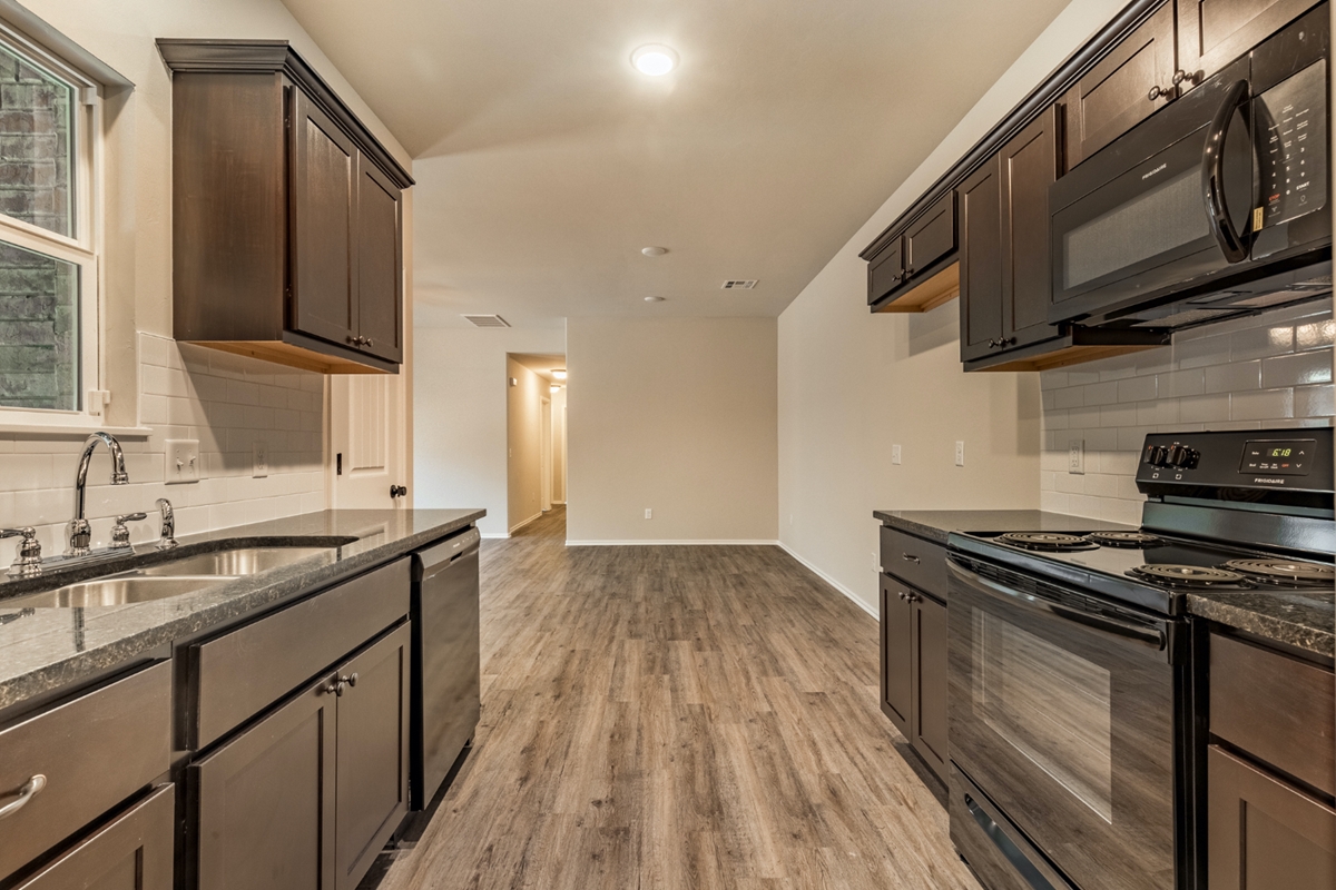 Rental Listing for 400 Chalk Hill Ct Homeworx Sales & Leasing