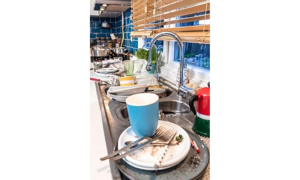 How Long is Ceramic Cookware Supposed to Last (2023)