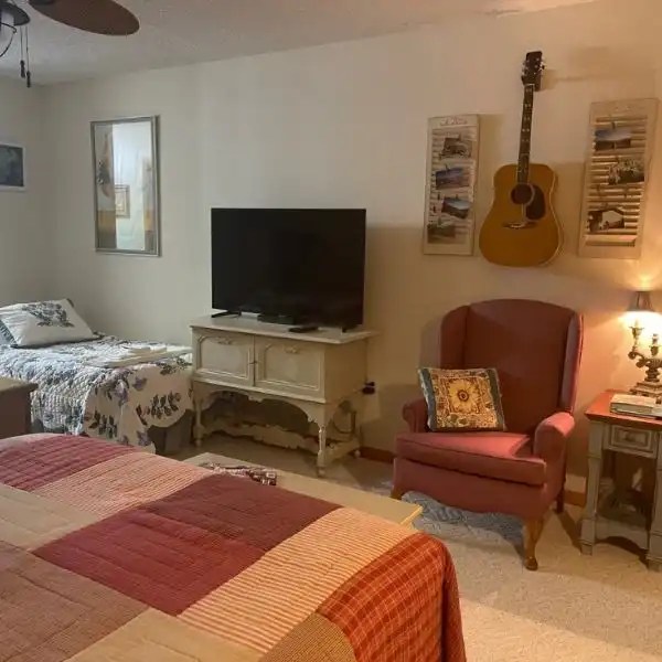 Milliard Deluxe Diplomat Folding Bed (Tested) - 2023