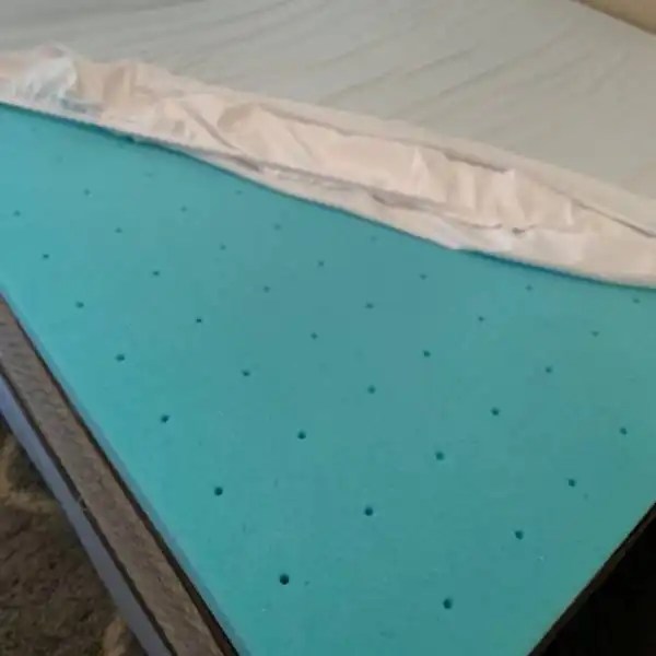 BedsPick Memory Foam Mattress Topper For Dorm Bed (Tested & Reviewed)