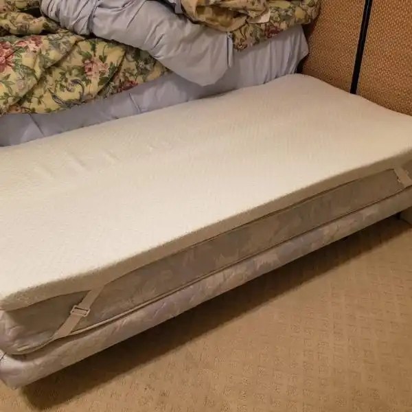 Subrtex Bed Mattress Topper For Dorm Bed (Tested & Reviewed)