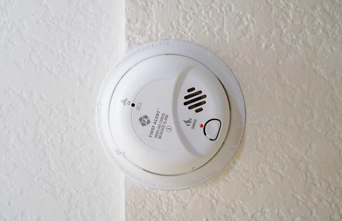 Carbon Monoxide Detector Going Off Causes, Fixes, and Prevention