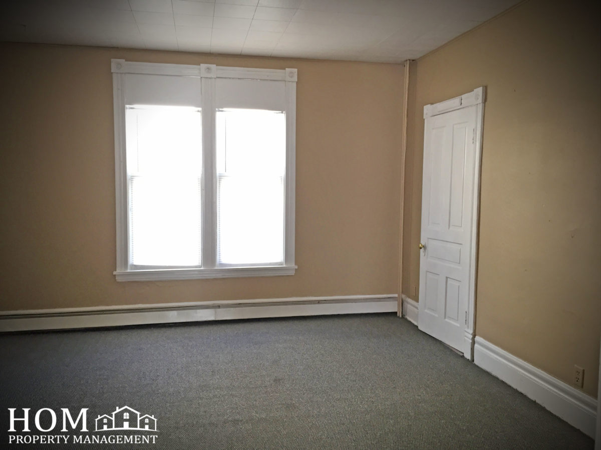 3 Bedroom 229 Center St, Mankato MN Available August 1, 2025 HOM