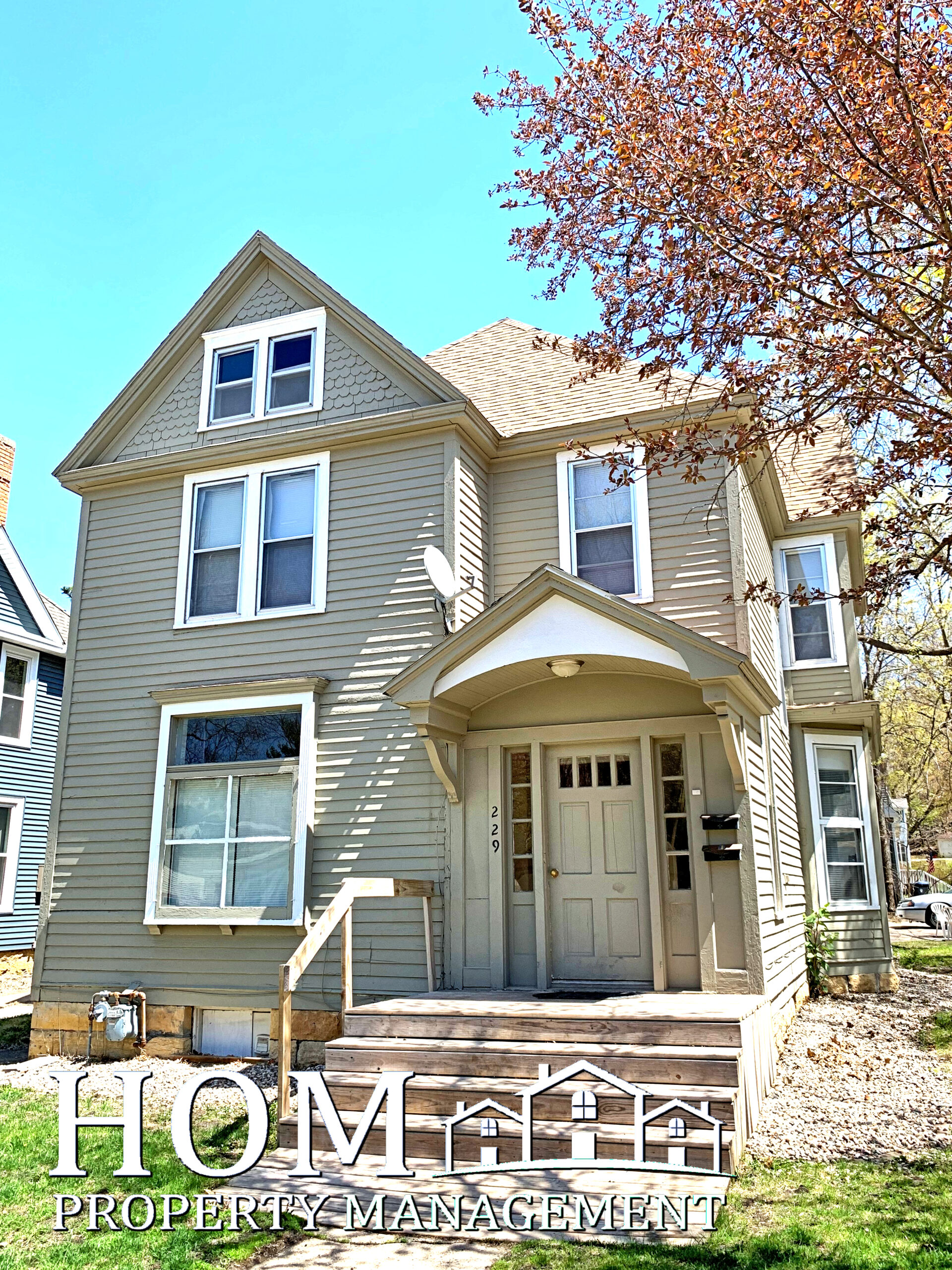4 Bedroom 229.5 Center St, Mankato Available June 2025 HOM