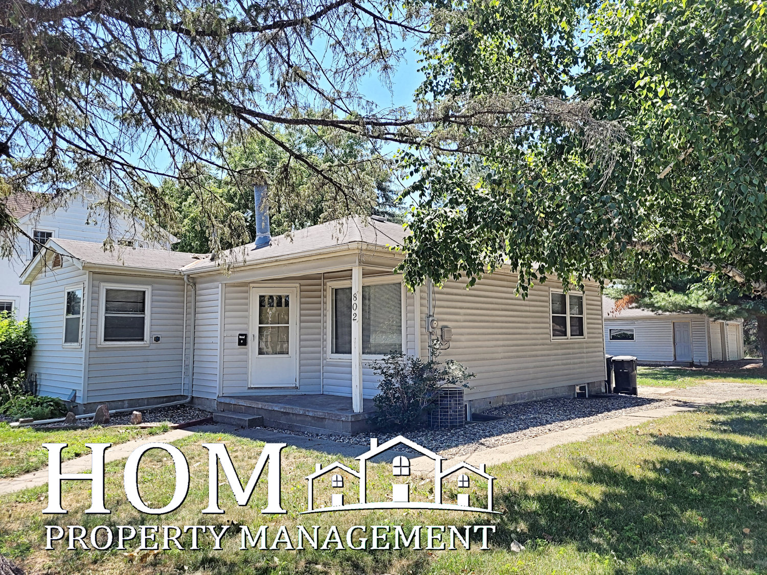 5 Bedroom 802 Carney Ave, Mankato MN Available August 1, 2025 HOM Property Management