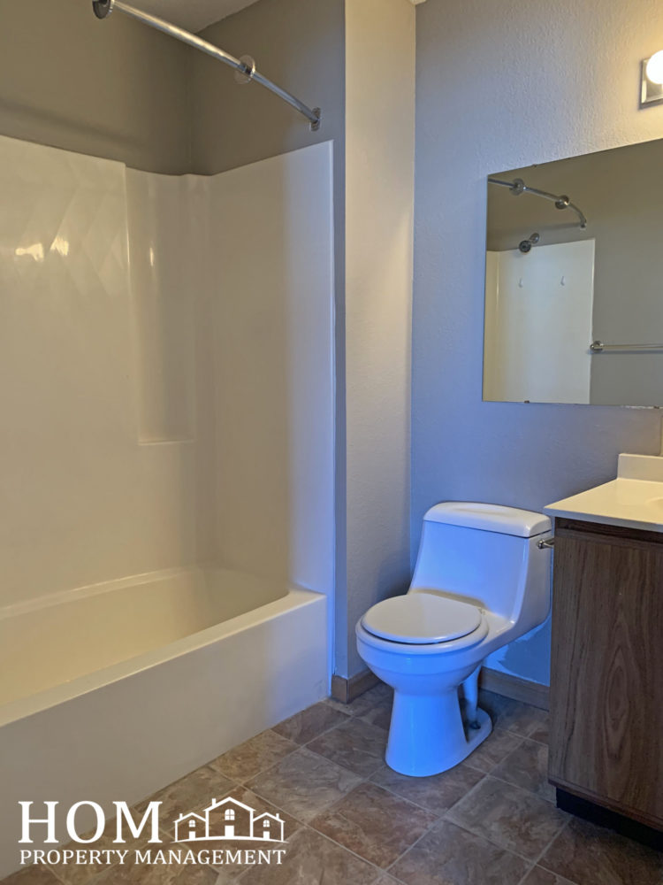 2 Bedroom 121 W. Lind St 8, Mankato MN Available April 2025 HOM