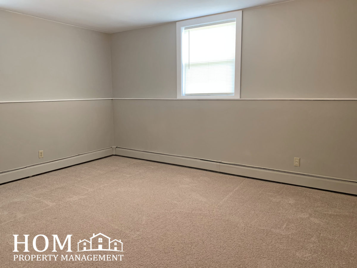 1 Bedroom 311 Watonwan St 4, Lake Crystal MN Available July 2025