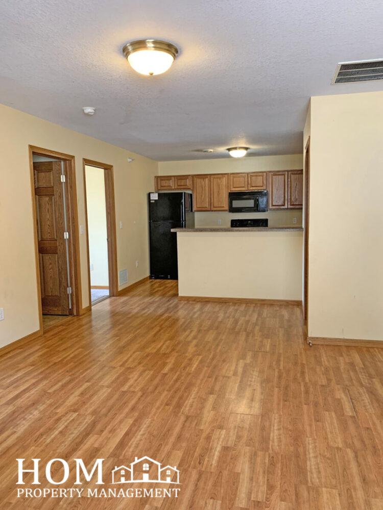 5 Bedroom 251 Bunting Lane 209, Mankato MN Available August 1, 2025