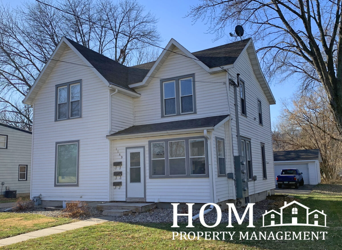 3 Bedroom 1049 Center St 3, North Mankato MN Available May 2025
