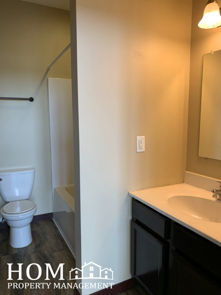 5 Bedroom 261 A Bunting Lane, Mankato MN Available August 2025