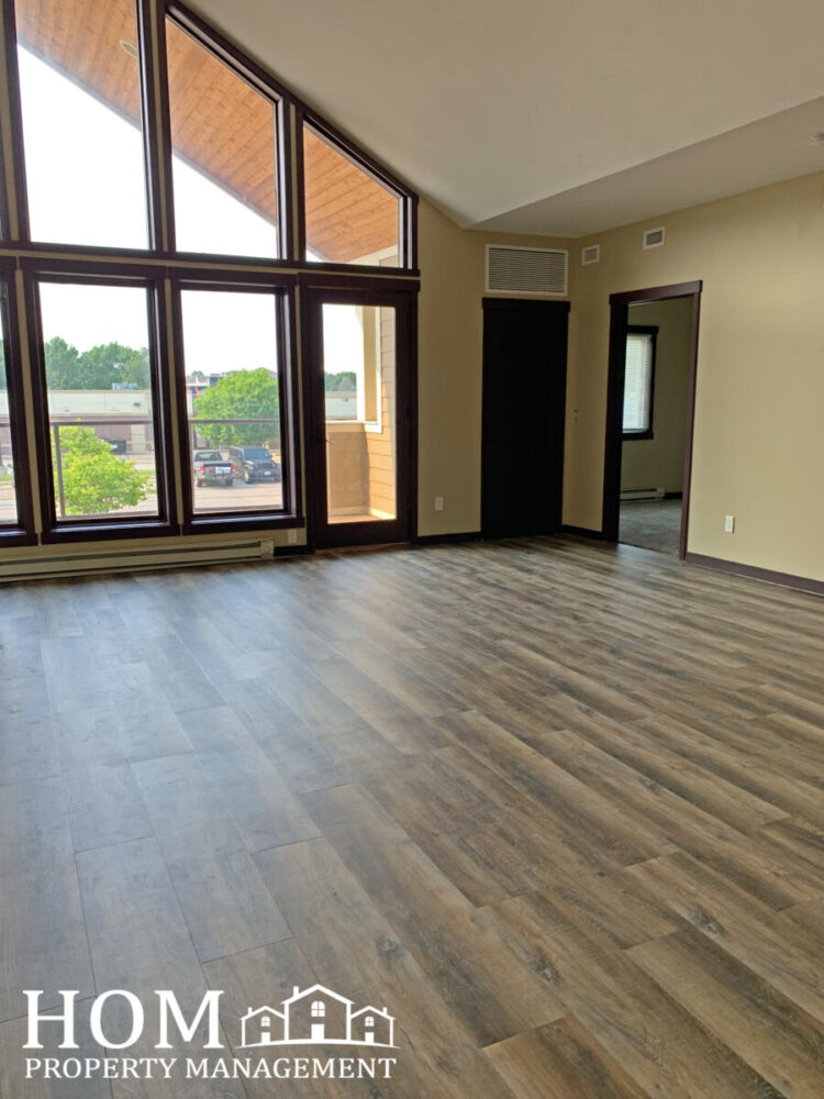 5 Bedroom 261 A Bunting Lane, Mankato MN Available August 2025