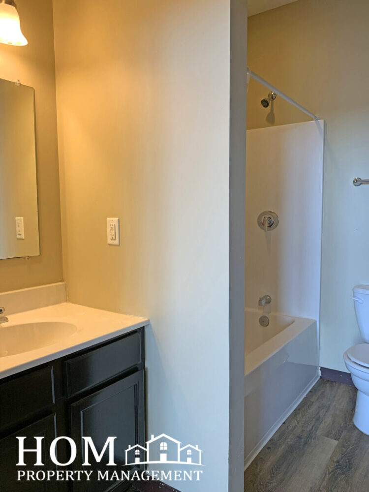 5 Bedroom 261 B Bunting Lane, Mankato MN Available August 2025