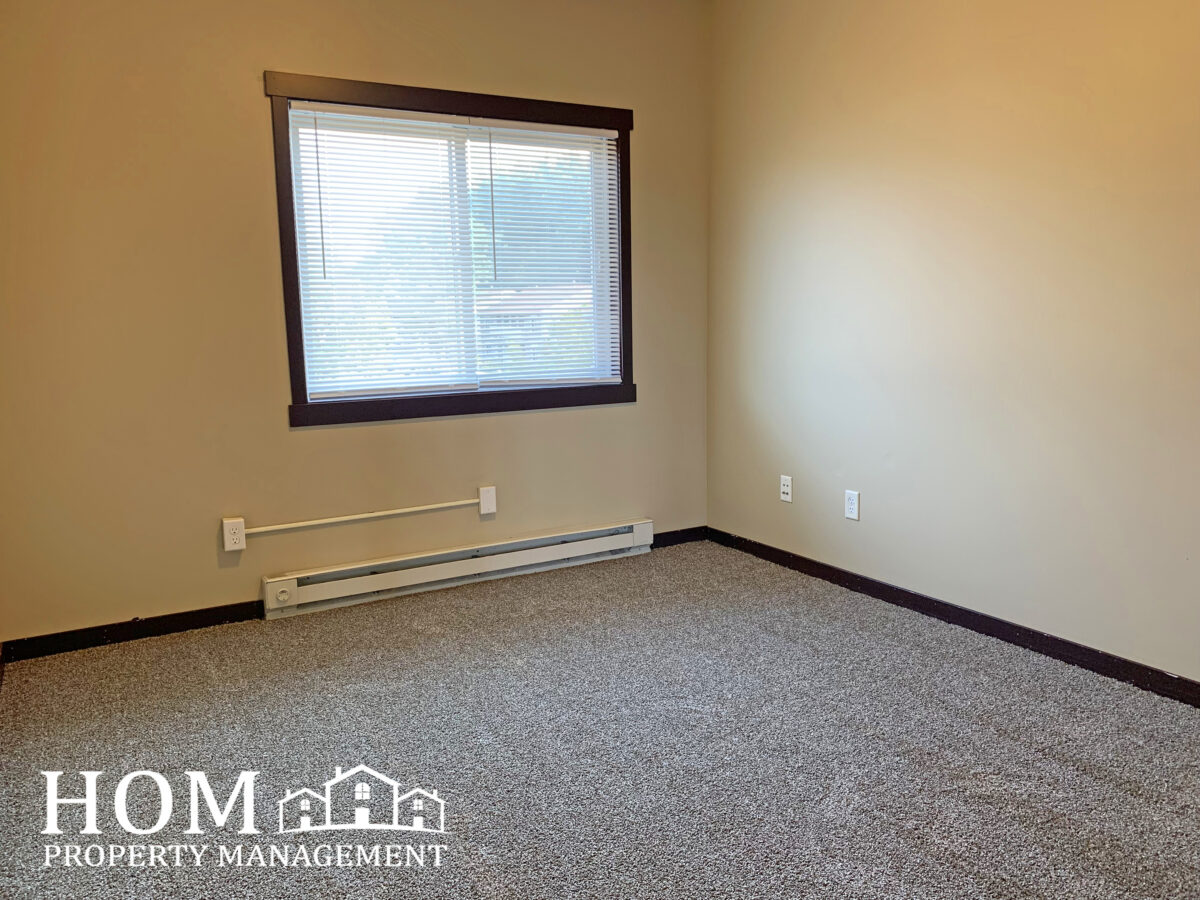 5 Bedroom 261 B Bunting Lane, Mankato MN Available August 2025