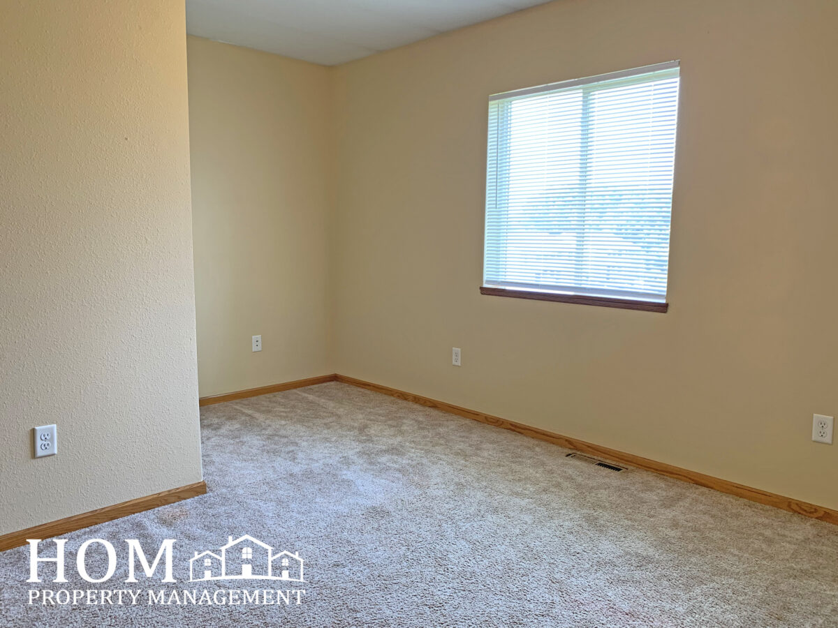 5 Bedroom 251 Bunting Lane 205, Mankato MN Available August 1, 2025