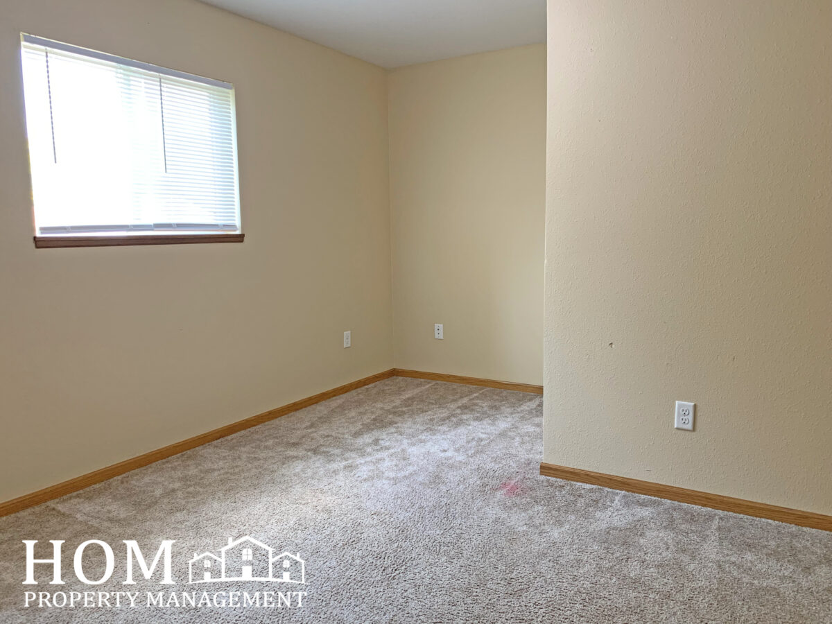 5 Bedroom 251 Bunting Lane 205, Mankato MN Available August 1, 2025