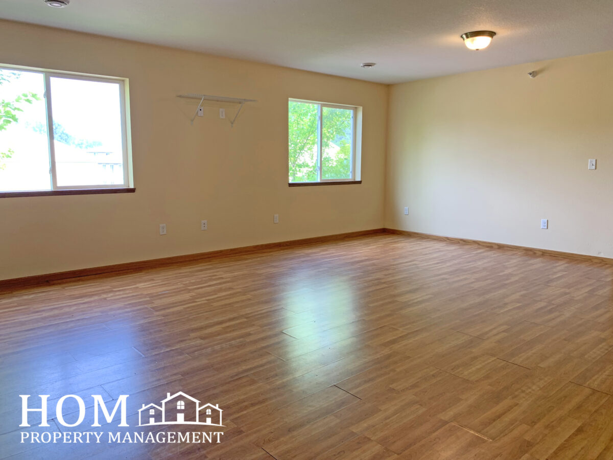 5 Bedroom 251 Bunting Lane 205, Mankato MN Available August 1, 2025