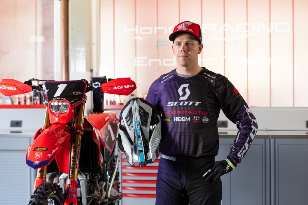 Team and World Champion Steve together for a new