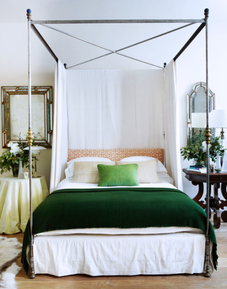Currently Crushing On Metal Canopy Beds Honestly WTF