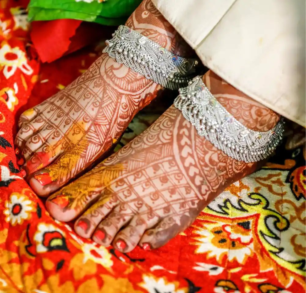 Why Do Indian Ladies Wear Anklets? 10 Reasons Explained