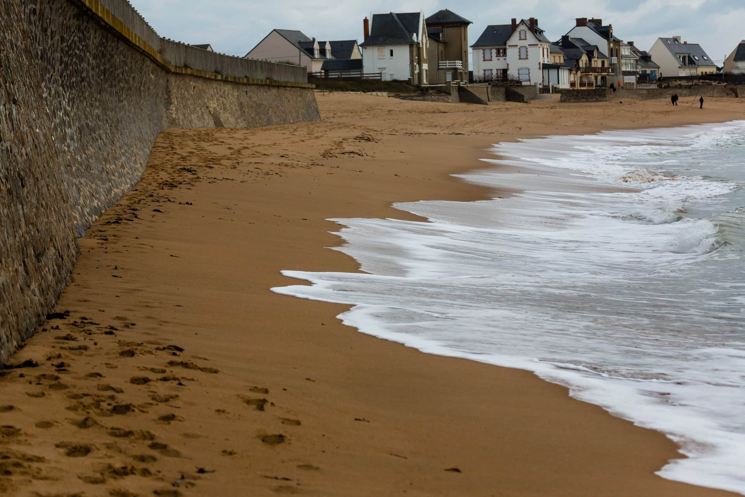 How Does Installing A Seawall Mitigate Flood Damage Honor Services