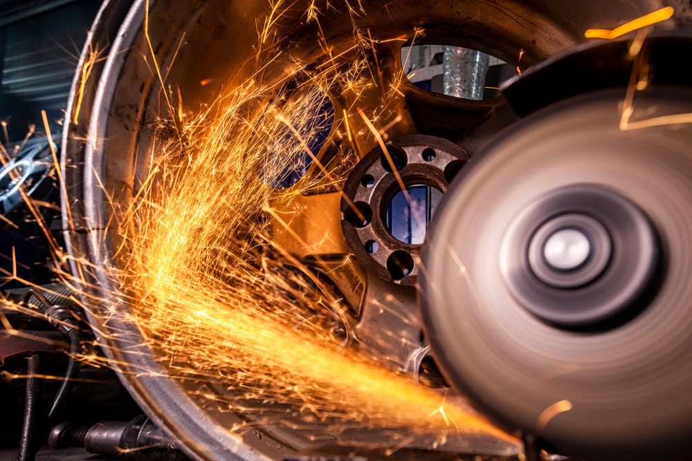 How To Put Skil Circular Saw Back In Case? (4 Easy Steps) HookedOnTool